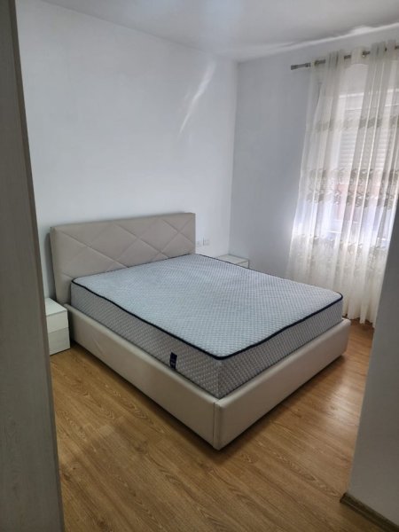 Tirane, jepet me qera apartament 2+1+Ballkon Kati 1, 98 m² 660 € (Rruga e Dibres/Ministria e Mbrojtjes)