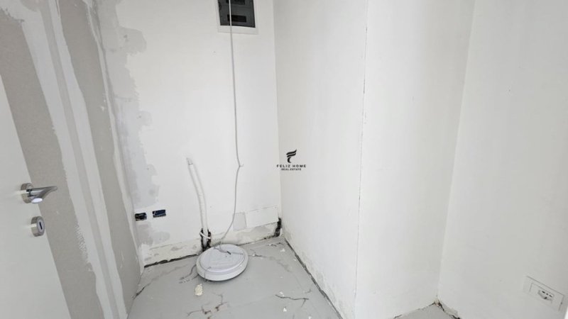 Tirane, jepet me qera dyqan Kati 0, 30 m² 600 € (DONIKA CENTER)