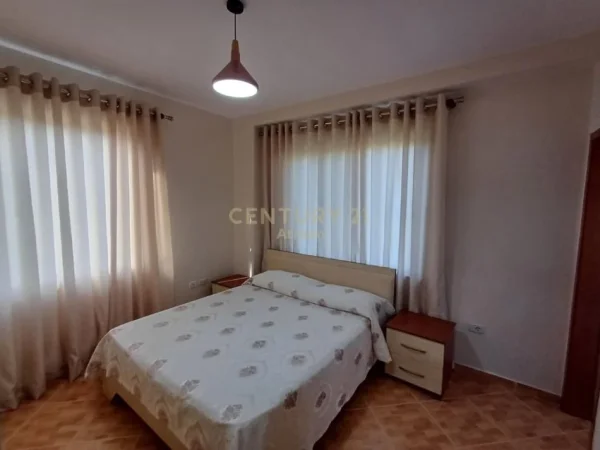 Tirane, jepet me qera apartament 2+1 Kati 4, 600 m² 600 € (PRANE MATERNITETIT TE RI)