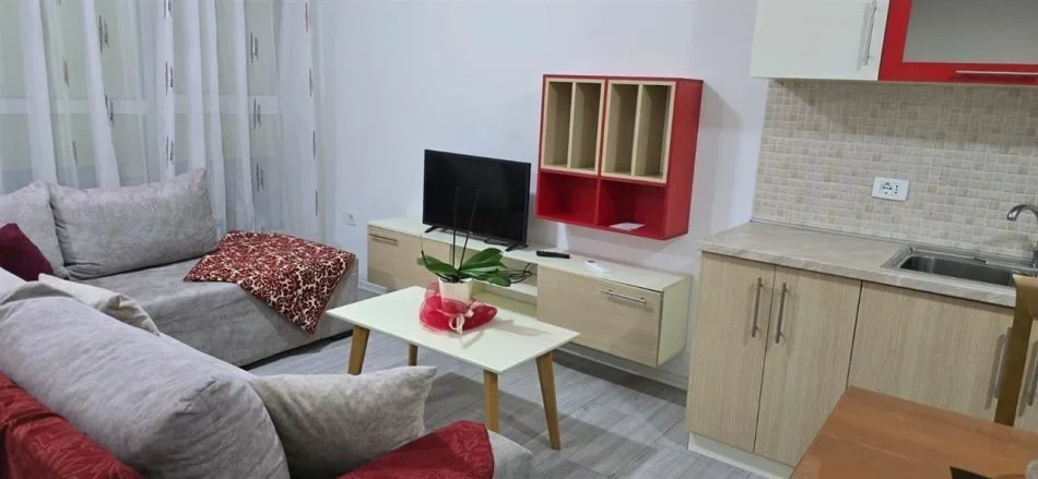 Tirane, jepet me qera apartament 1+1+Aneks+Ballkon Kati 3, 84 m² 450 € (ALI DEMI)
