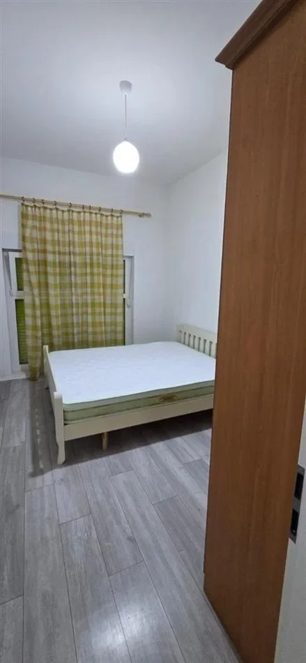 Tirane, jepet me qera apartament 1+1+Aneks+Ballkon Kati 3, 84 m² 450 € (ALI DEMI)