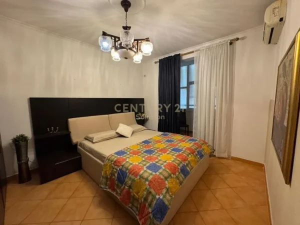 Tirane, jepet me qera apartament 1+1 Kati 5, 75 m² 730 € 