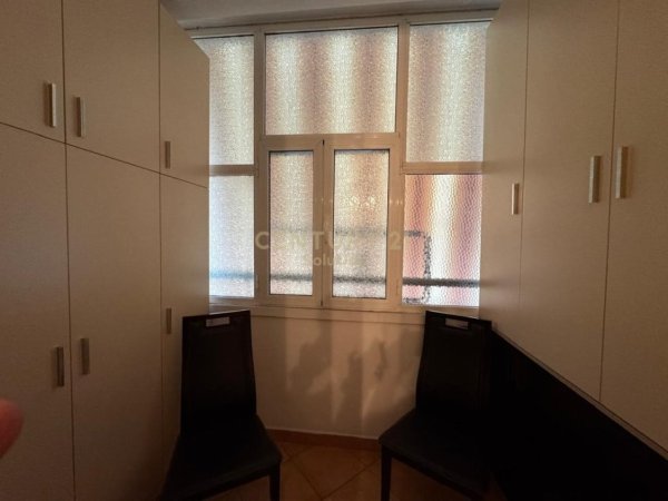 Tirane, jepet me qera apartament 1+1 Kati 5, 75 m² 730 € 