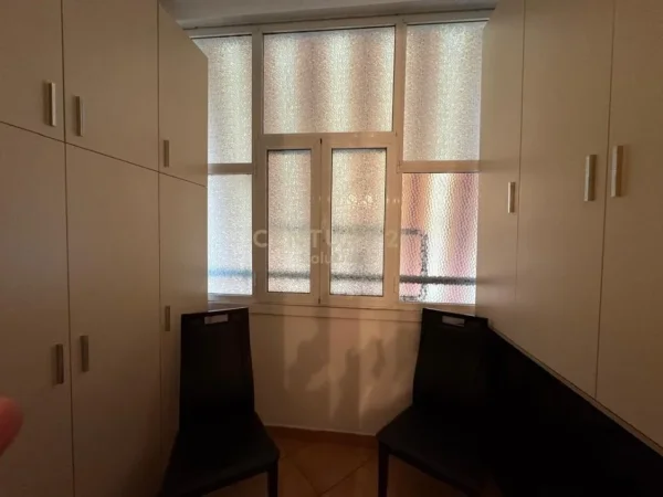 Tirane, jepet me qera apartament 1+1 Kati 5, 75 m² 730 € 