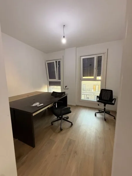 Tirane, jepet me qera zyre Kati 9, 75 m² 450 € (DON BOSKO)