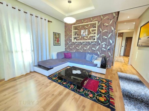 Tirane, shitet apartament 2+1 Kati 8, 110 m² 175.000 € (ISH TREGU ELEKTRIK)