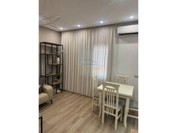 Tirane, jepet me qera apartament 1+1 Kati 4, 60 m² 620 € (Ferit Xhajko)