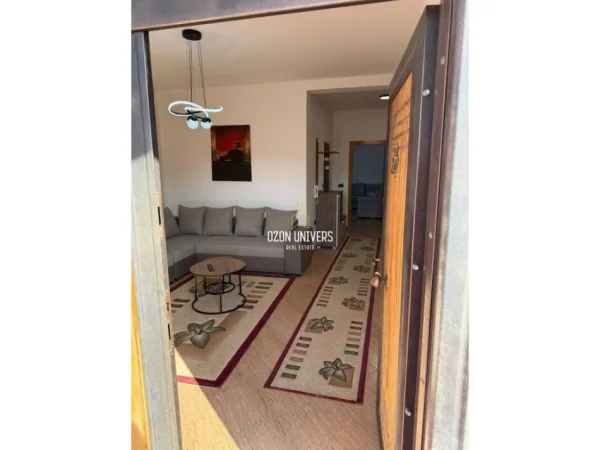 Tirane, jepet me qera apartament 3+1 Kati 4, 143 m² 500 € 