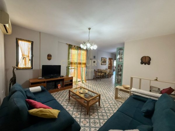 Tirane, jepet me qera apartament 2+1 Kati 6, 98 m² 650 € (Square 21)