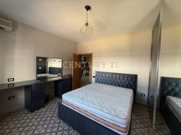 Tirane, jepet me qera apartament 2+1 Kati 6, 98 m² 650 € (Square 21)