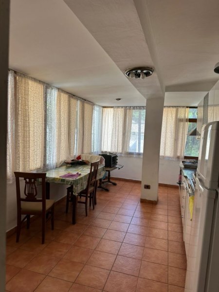 Tirane, jepet me qera apartament 3+1 Kati 2, 140 m² 1.000 € (Don Bosko)