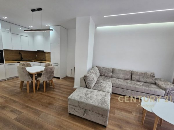 Tirane, jepet me qera apartament 2+1 Kati 4, 101 m² 800 € (Ish Fusha e Aviacionit)