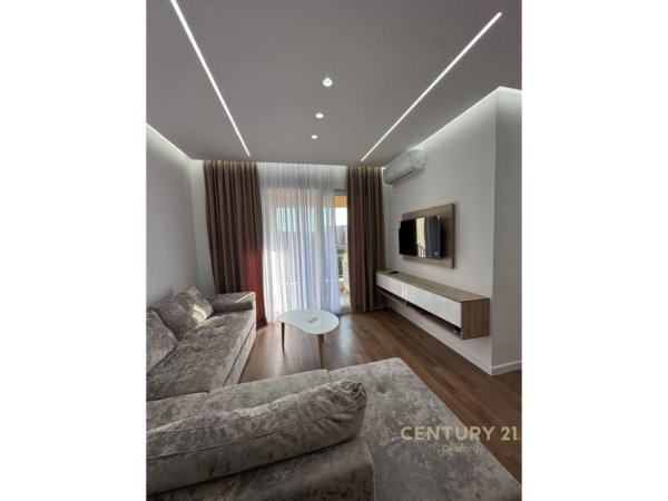 Tirane, jepet me qera apartament 2+1 Kati 4, 101 m² 800 € (Ish Fusha e Aviacionit)