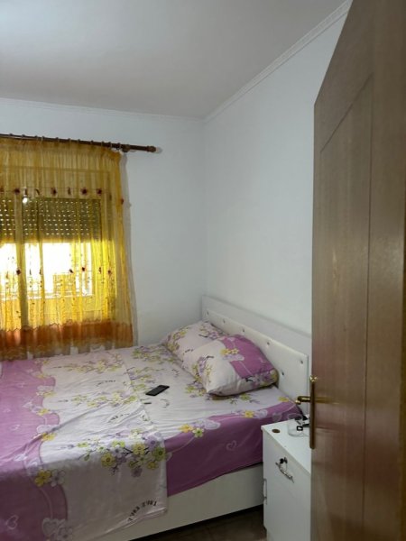 Tirane, jepet me qera apartament 3+1 Kati 2, 140 m² 1.000 € (Don Bosko)