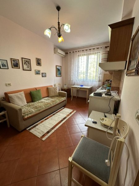 Tirane, jepet me qera apartament 1+1 Kati 5, 50 m² 400 € (Blv Bajram Curri -Lulishte Cajupi))