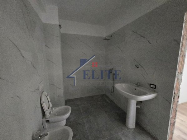 Tirane, shes apartament 1+1+Ballkon Kati 1, 84 m² 100.260 € (Color Splash Paskuqan)