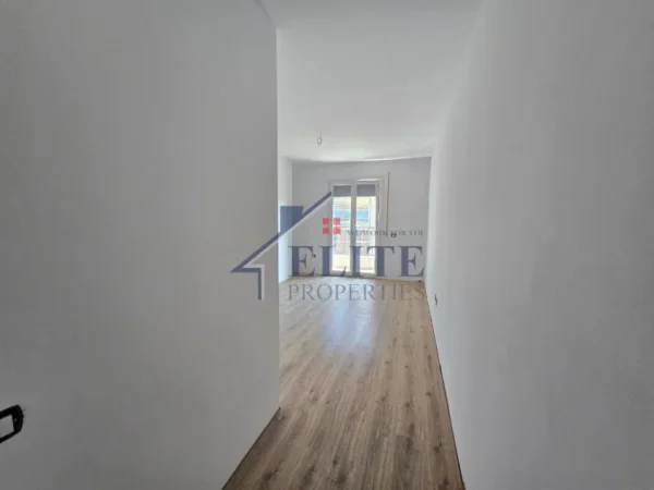 Tirane, shes apartament 1+1+Ballkon Kati 1, 84 m² 100.260 € (Color Splash Paskuqan)