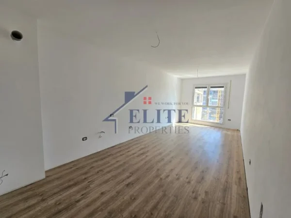 Tirane, shes apartament 1+1+Ballkon Kati 1, 84 m² 100.260 € (Color Splash Paskuqan)