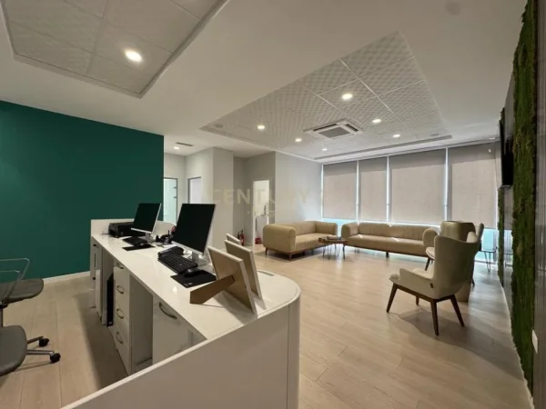 Tirane, jepet me qera ambjent biznesi Kati 2, 270 m² 6.000 € 