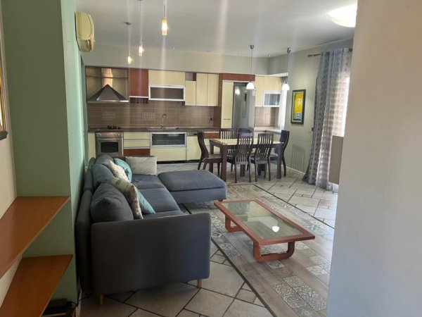 Tirane, jepet me qera apartament 3+1+Ballkon Kati 4, 130 m² 900 € (Zogu i zi (prane rrethrotullimit))