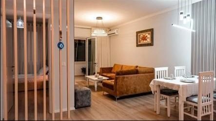 Tirane, jepet me qera apartament 2+1 Kati 3, 81 m² 1.200 € (BLLOK)