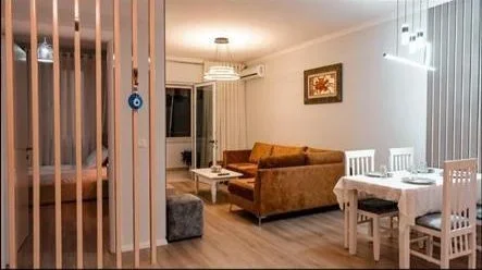 Tirane, jepet me qera apartament 2+1 Kati 3, 81 m² 1.200 € (BLLOK)