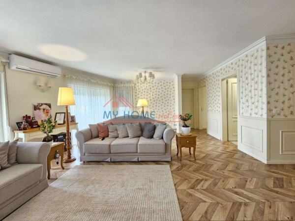 Tirane, jepet me qera apartament 2+1+Ballkon Kati 2, 126 m² 1.000 € (Kodra e Diellit 2)