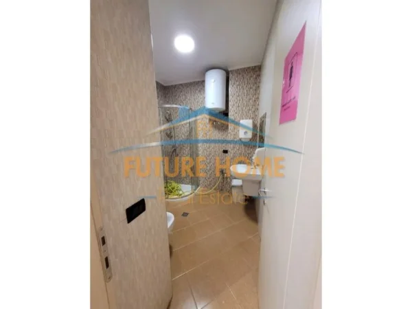 Tirane, jap me qera ambjent biznesi Kati 6, 187 m² 2.700 € (Bulevardi Gjergj Fishta)