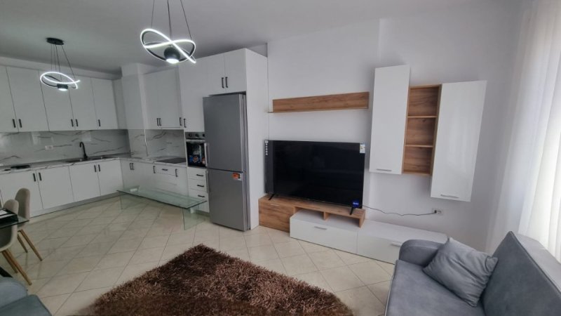 JEPET ME QIRA APARTAMENT 2+1+2 NE HYRJE TE ASTIRIT, 600 €uro