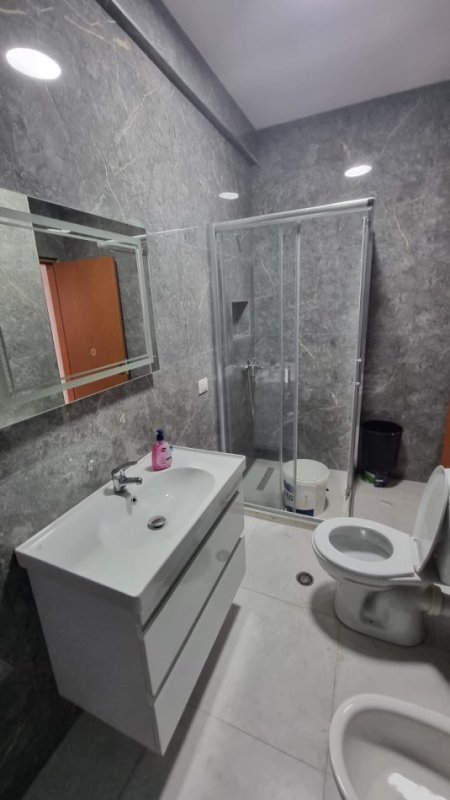 JEPET ME QIRA APARTAMENT 2+1+2 NE HYRJE TE ASTIRIT, 600 €uro