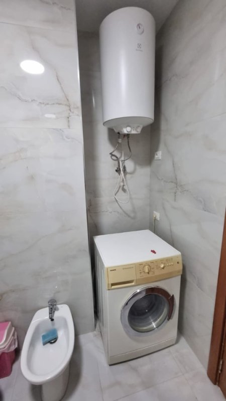 JEPET ME QIRA APARTAMENT 2+1+2 NE HYRJE TE ASTIRIT, 600 €uro