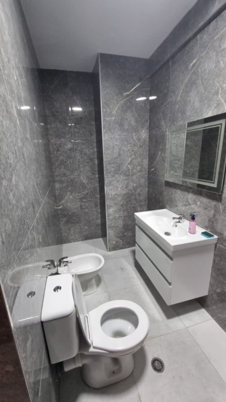 JEPET ME QIRA APARTAMENT 2+1+2 NE HYRJE TE ASTIRIT, 600 €uro