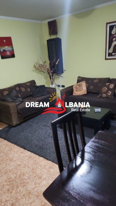 Tirane, jepet me qera apartament 2+1 , 80 m² 500 € (prane Kryqezimit te Brrylit)