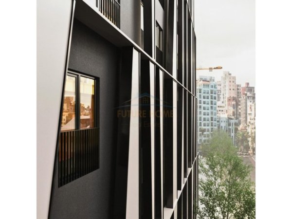 Tirane, jap me qera apartament 1+1+Ballkon Kati 9, 69 m² 700 € (Rruga e Barrikadave)