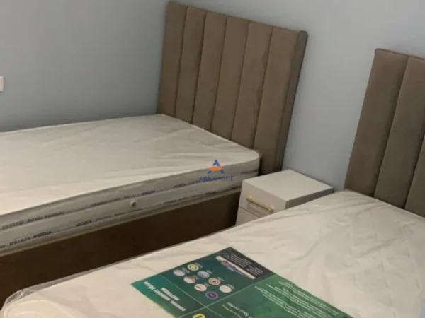 Tirane, jepet me qera apartament 2+1+Ballkon Kati 3, 70 m² 700 € (PRANE MARKET VIVA, DON BOSKO)