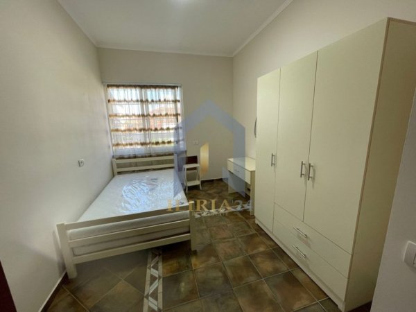 Tirane, jepet me qera apartament Kati 0, 120 m² 200 € 