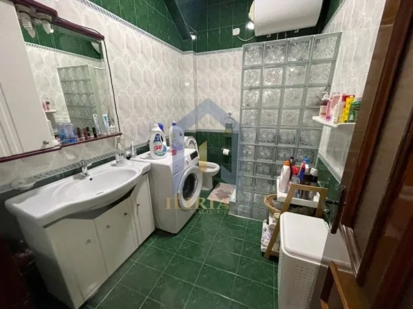Tirane, jepet me qera apartament Kati 0, 120 m² 200 €