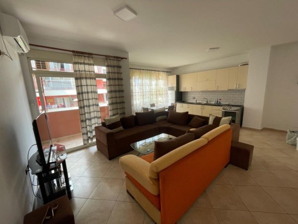 Tirane, jepet me qera apartament 3+1 Kati 2, 133 m² 450 € (Fresk)