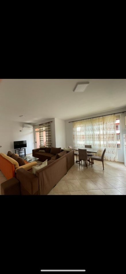 Tirane, jepet me qera apartament 3+1 Kati 2, 133 m² 450 € (Fresk)