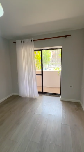 Tirane, shitet apartament 1+1 Kati 1, 65 m² 120.000 € (Rruga e Kavajes)