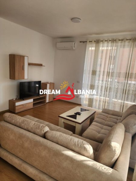 Tirane, jepet me qera apartament 2+1 , 105 m² 650 € (tek Pediatria)