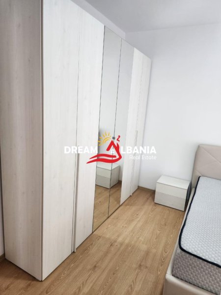 Tirane, jepet me qera apartament 2+1 , 105 m² 650 € (tek Pediatria)