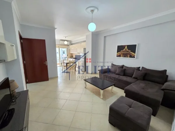 Tirane, jepet me qera apartament 2+1+Ballkon Kati 4, 120 m² 1.100 € (Vila L, Astir)