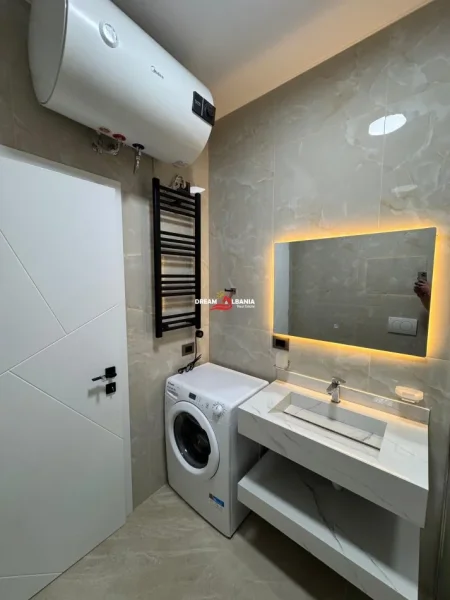 Tirane, jepet me qera apartament 1+1 , 70 m² 600 € (Kompleksi Star, Ish-Parku)