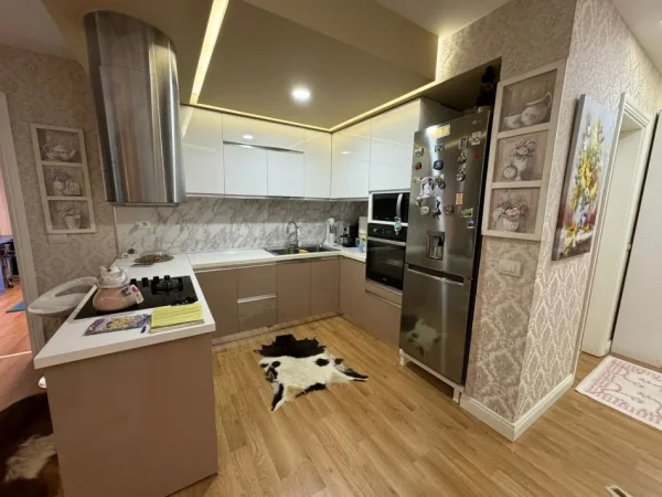 Tirane, jepet me qera apartament 2+1+Aneks+Ballkon Kati 3, 110 m² 700 € (Kopshti Botanik)