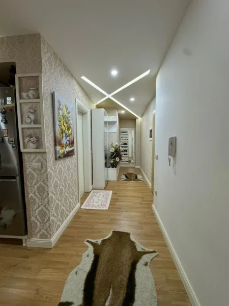 Tirane, jepet me qera apartament 2+1+Aneks+Ballkon Kati 3, 110 m² 700 € (Kopshti Botanik)