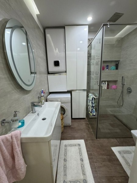 Tirane, jepet me qera apartament 2+1+Aneks+Ballkon Kati 3, 110 m² 700 € (Kopshti Botanik)