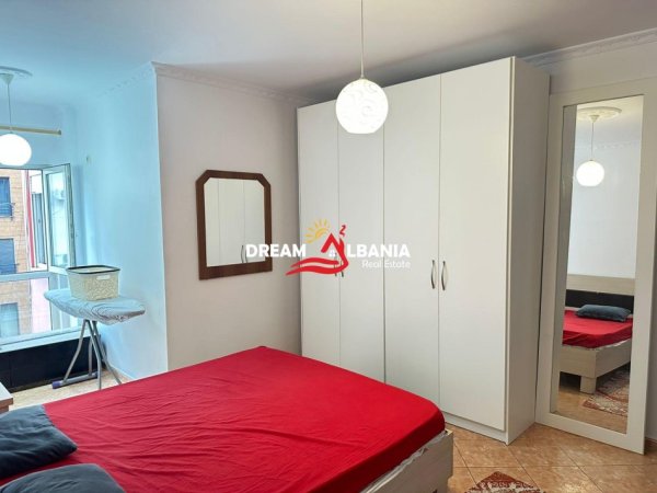 Tirane, jepet me qera apartament 2+1 , 115 m² 700 € (Zogu i Zi prane Karburant Gazhelit)