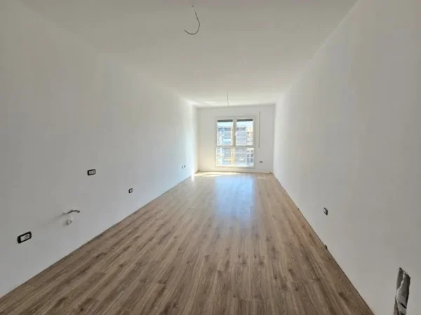 Tirane, shitet apartament 1+1 Kati 1, 72 m² 100.380 € (Paskuqan)