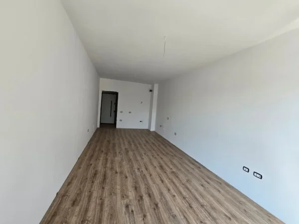 Tirane, shitet apartament 1+1 Kati 1, 72 m² 100.380 € (Paskuqan)